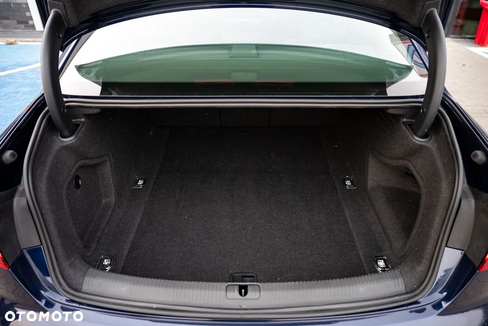 Audi A4 Limousine - 20