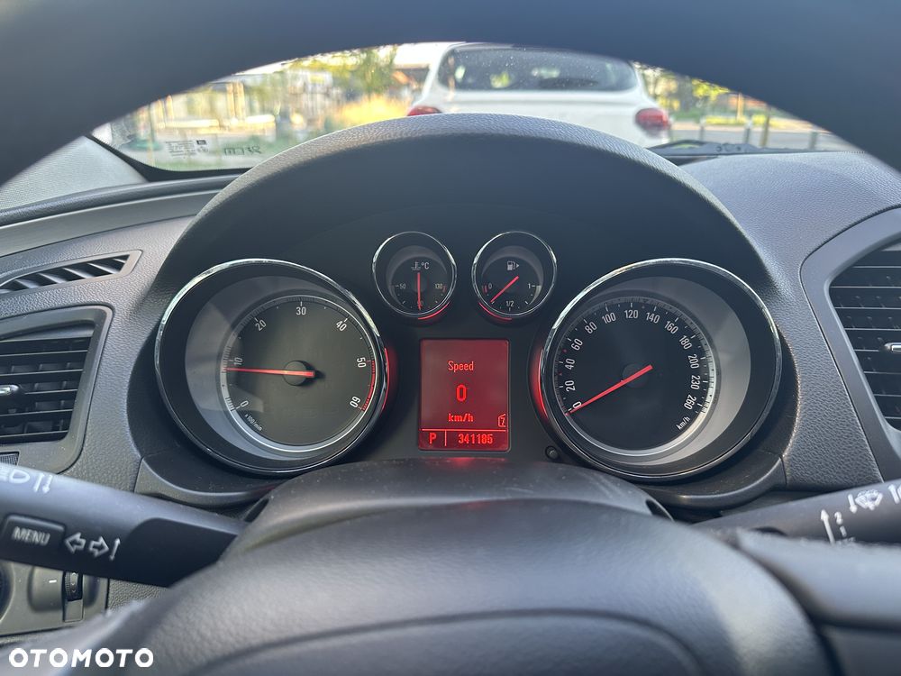 Opel Insignia - 11