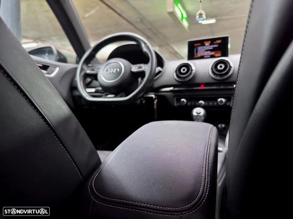 Audi A3 Sportback 2.0 TDI S-line S tronic - 13