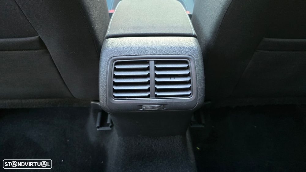 VW Golf Variant 1.6 TDi SCR IQ.DRIVE - 54