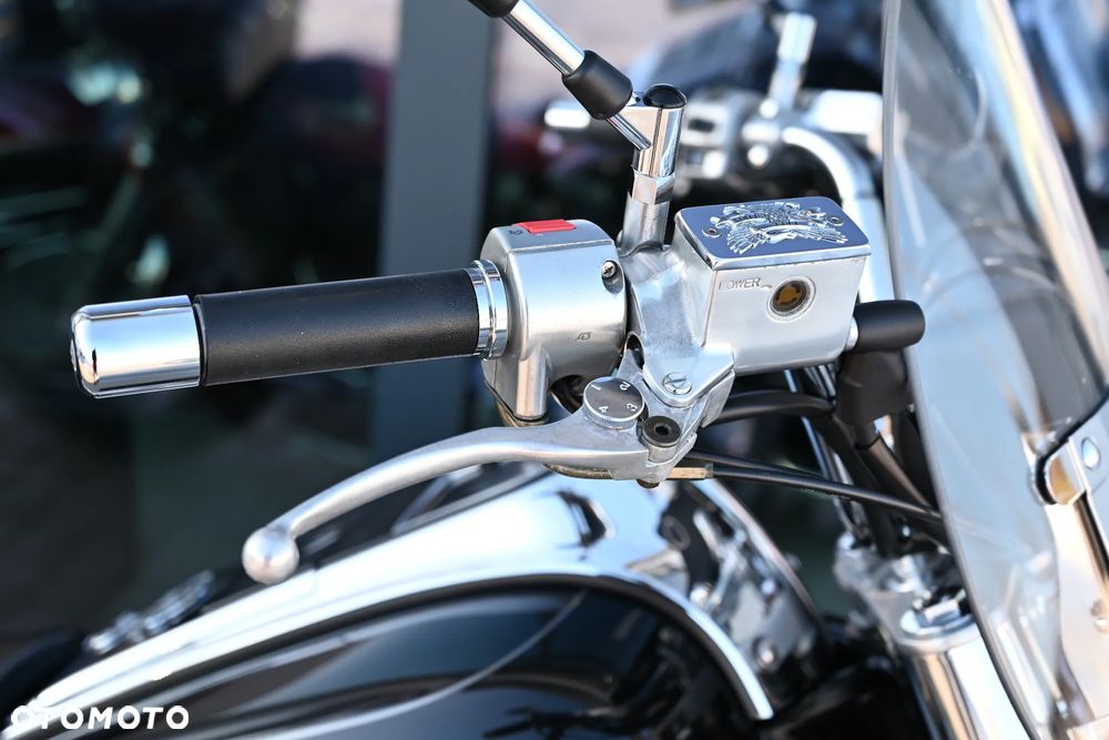 Suzuki Intruder - 26