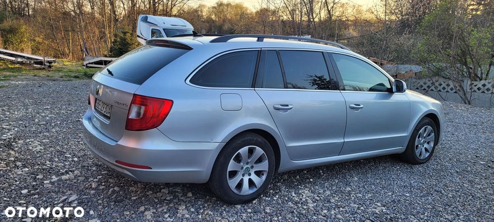 Skoda Superb 1.8 TSI FAMILY - 34