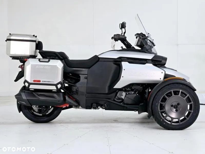 Can-Am Spyder - 2