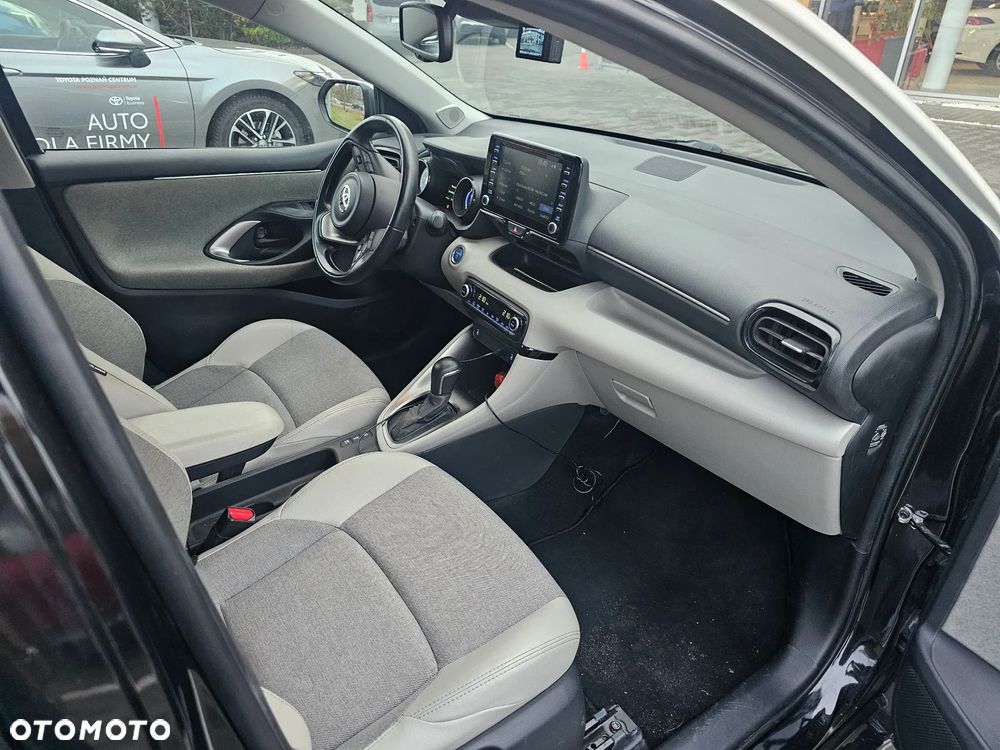 Toyota Yaris Hybrid 100 Selection - 9