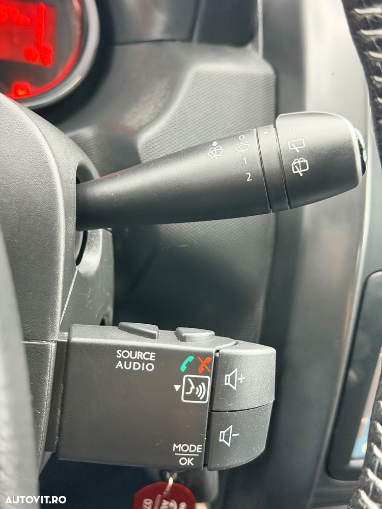 Dacia Duster 1.6 4x2 Ambiance - 30