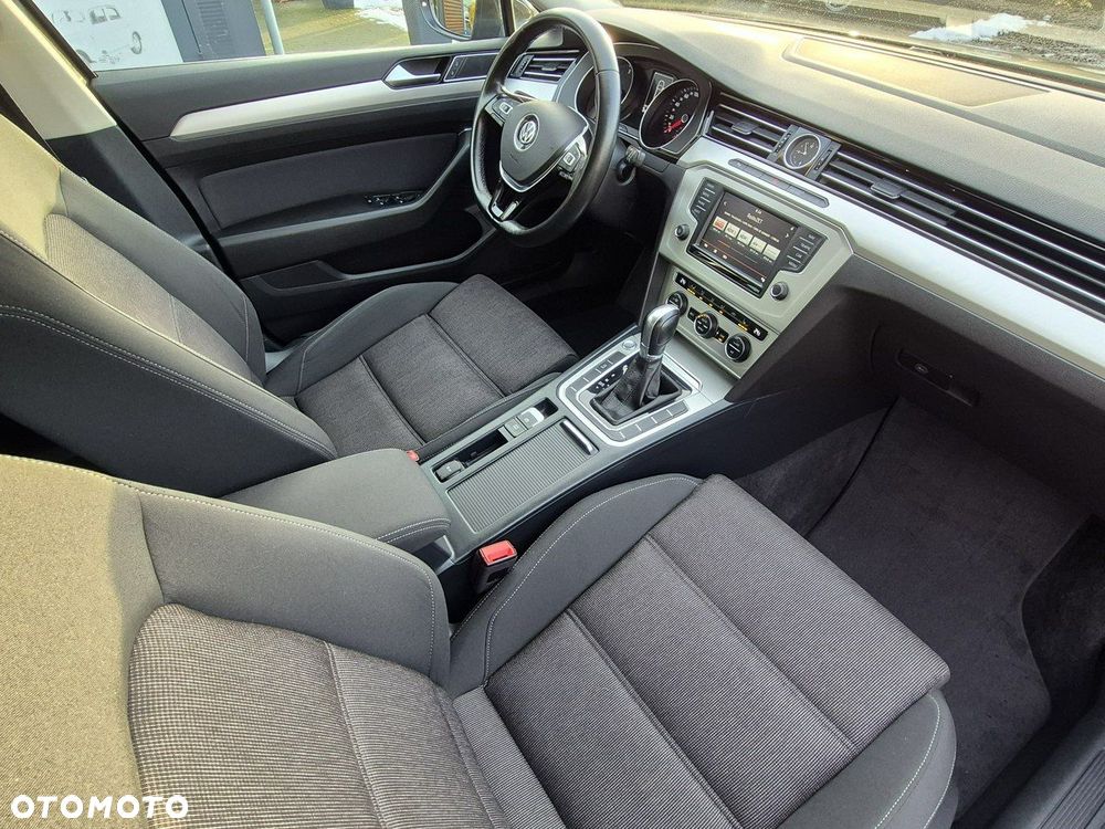 Volkswagen Passat Variant - 25