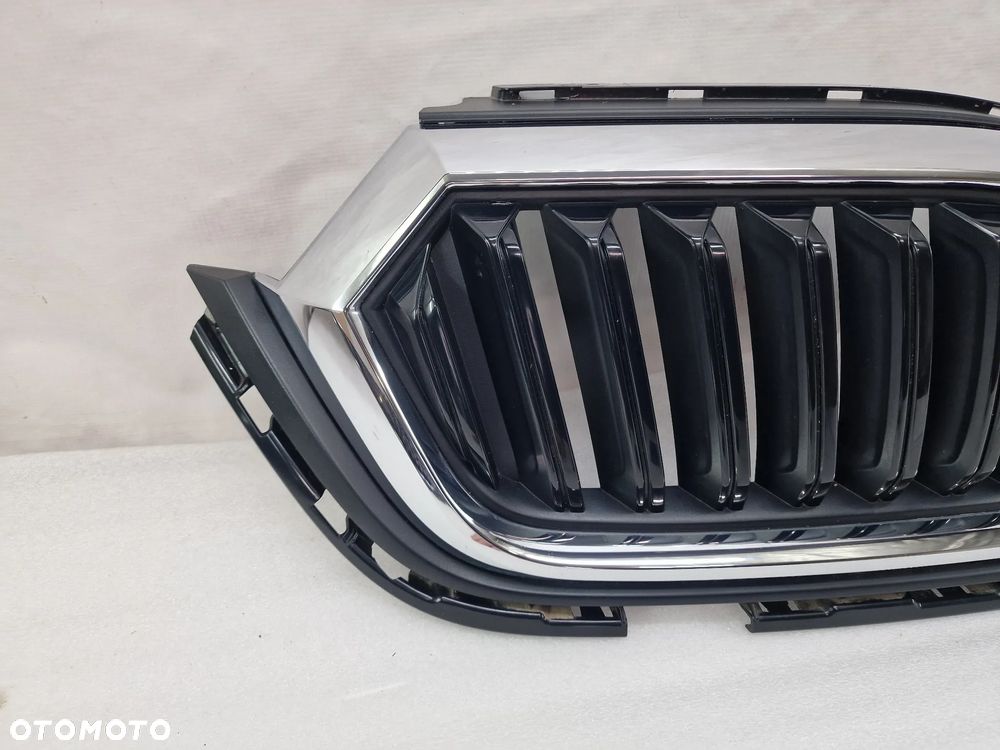 SKODA OCTAVIA 4 IV 5E3 19- ATRAPA / GRILL PRZEDNI PRZÓD , NR 5E3807723 , ŁADNA , NR AUKCJI GL717 - 6