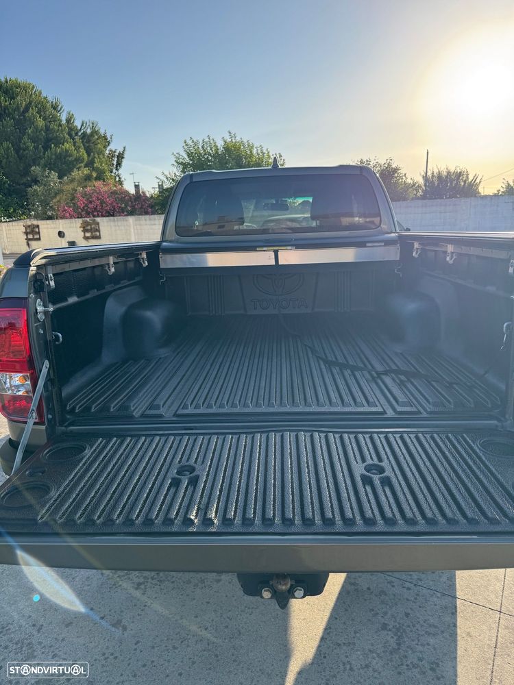 Toyota Hilux 2.4 D-4D 4WD Trial - 17