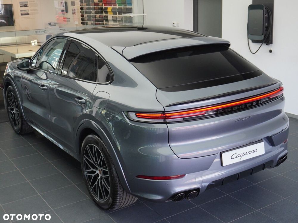 Porsche Cayenne E-Hybrid PHEV Black Edition - 18
