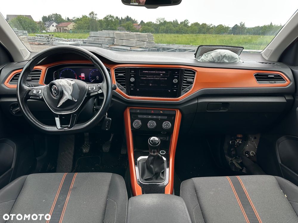 Volkswagen T-Roc - 23