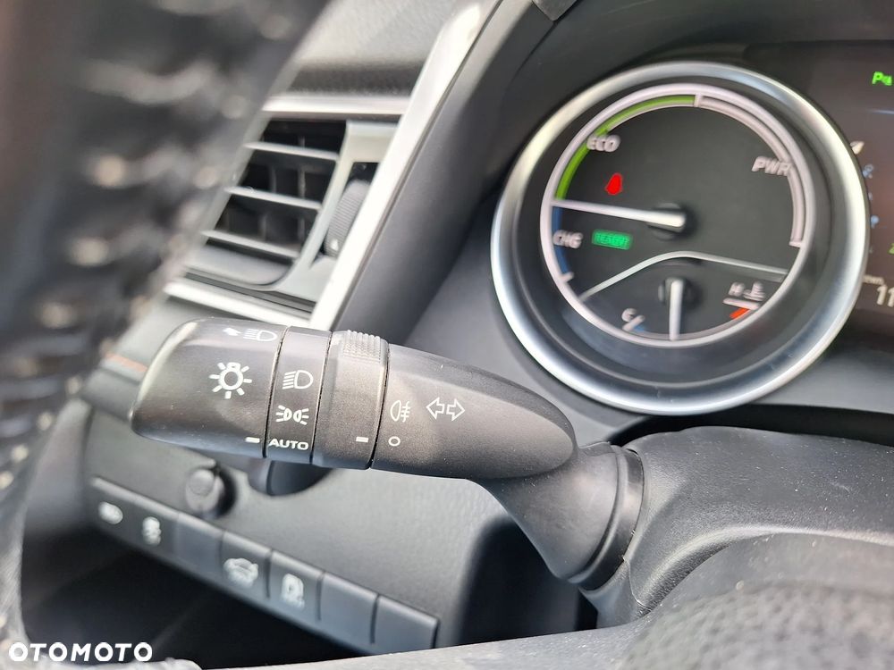 Toyota Camry 2.5 Hybrid Comfort CVT - 34
