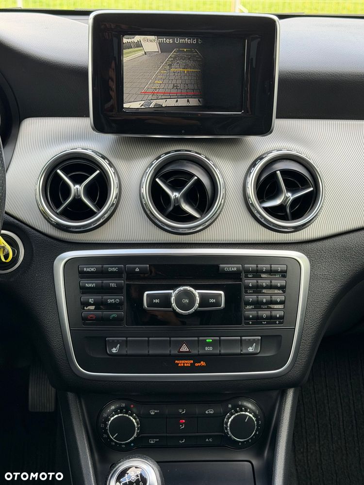 Mercedes-Benz GLA 200 - 13