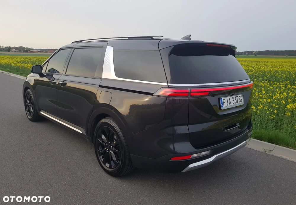 Kia Carnival - 4
