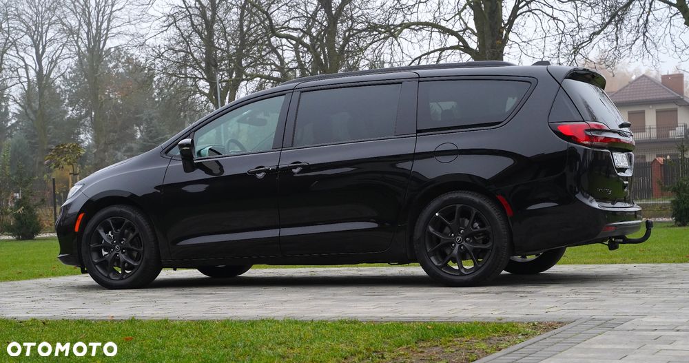 Chrysler Pacifica - 12