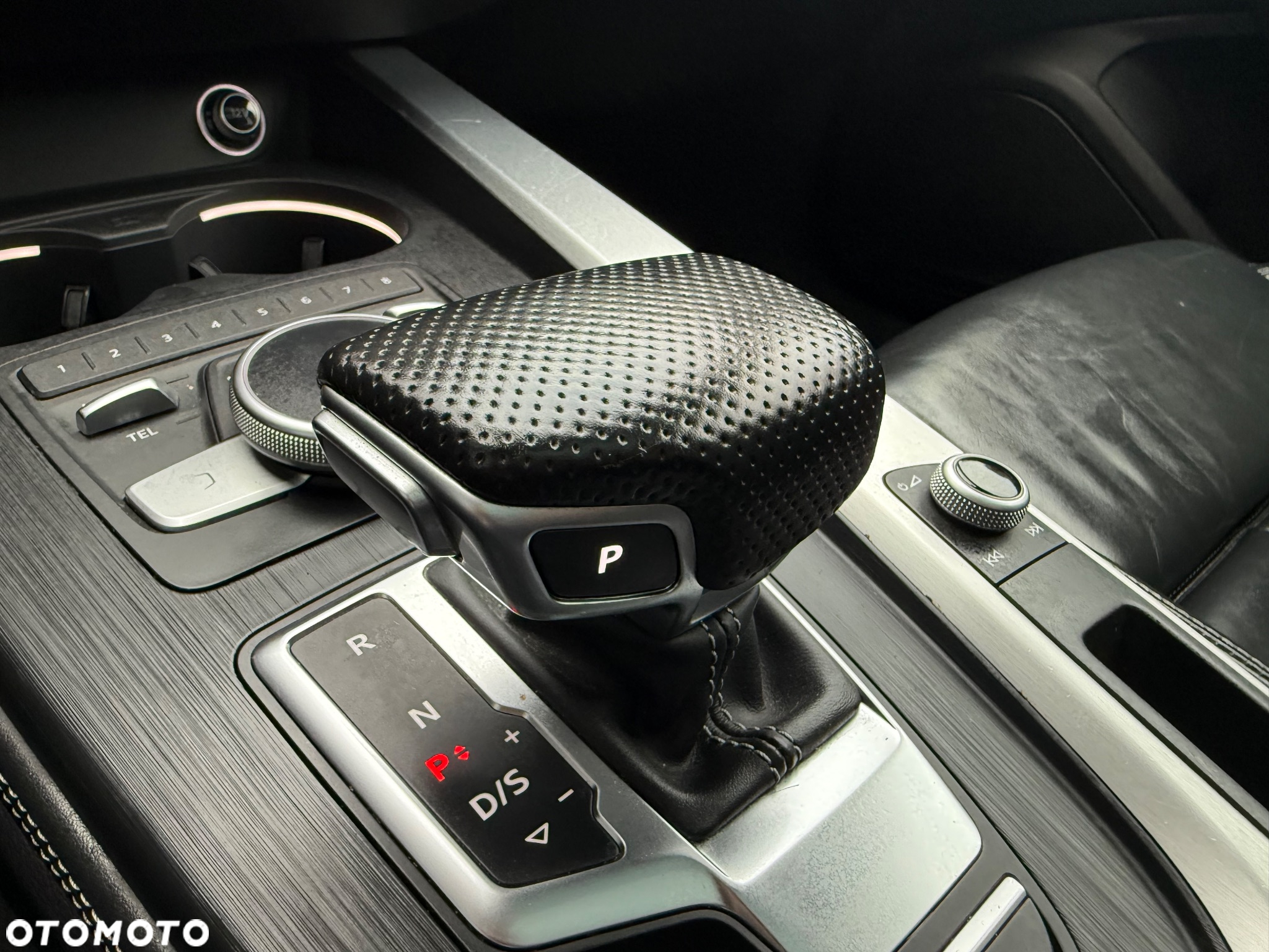 Audi A4 2.0 TDI Design S tronic - 19