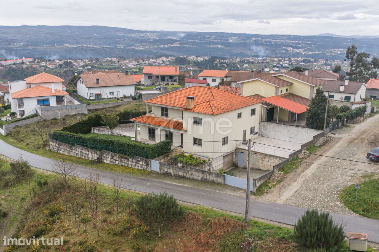 Moradia T4 com Jardim, Terraço e Amplas Áreas – Adoufe, Vila Real - Grande imagem: 5/60