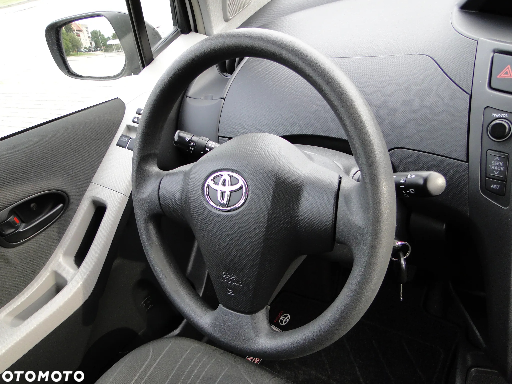 Toyota Yaris - 21