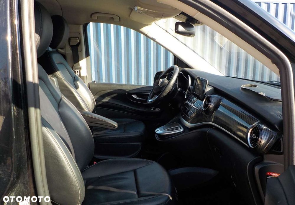 Mercedes-Benz Klasa V - 18