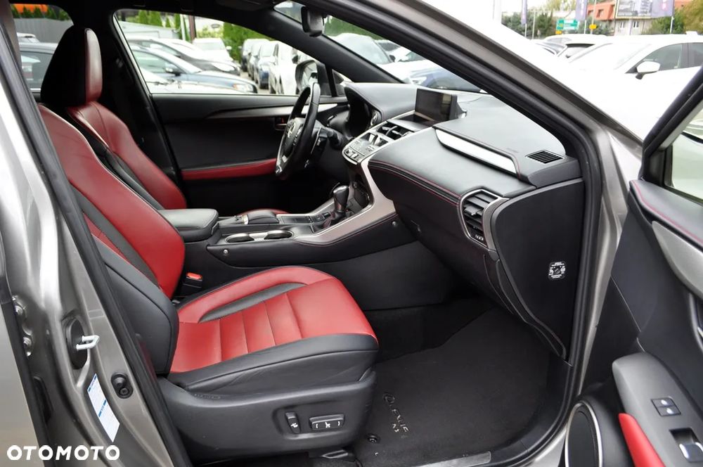 Lexus NX 300h F Sport Edition AWD - 30