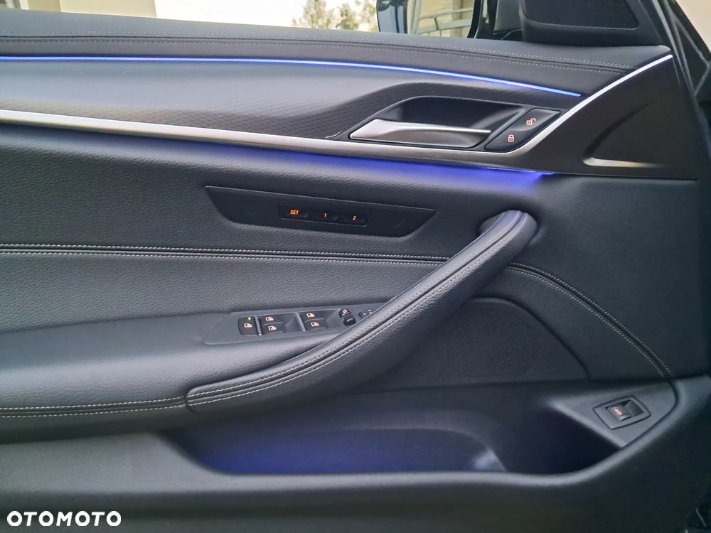 BMW Seria 5 530i xDrive M Sport sport - 19