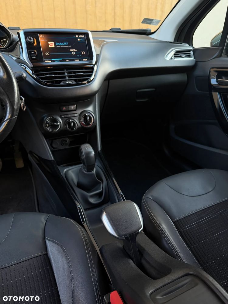 Peugeot 2008 Blue-HDi FAP 100 STOP & START Style - 12