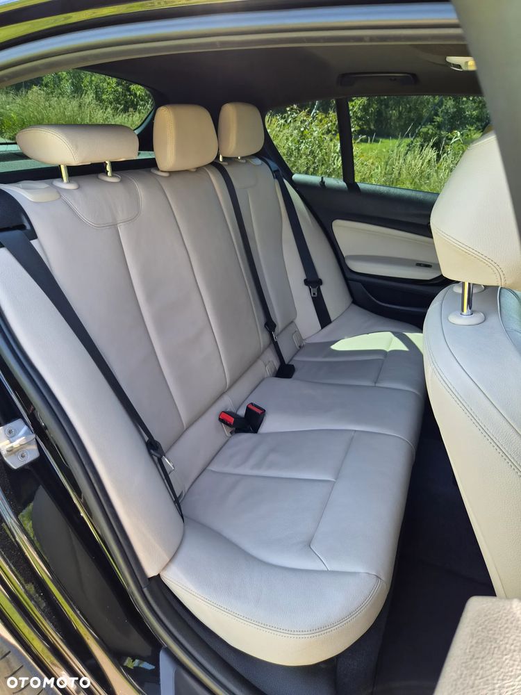 BMW Seria 1 120d M Sport - 11