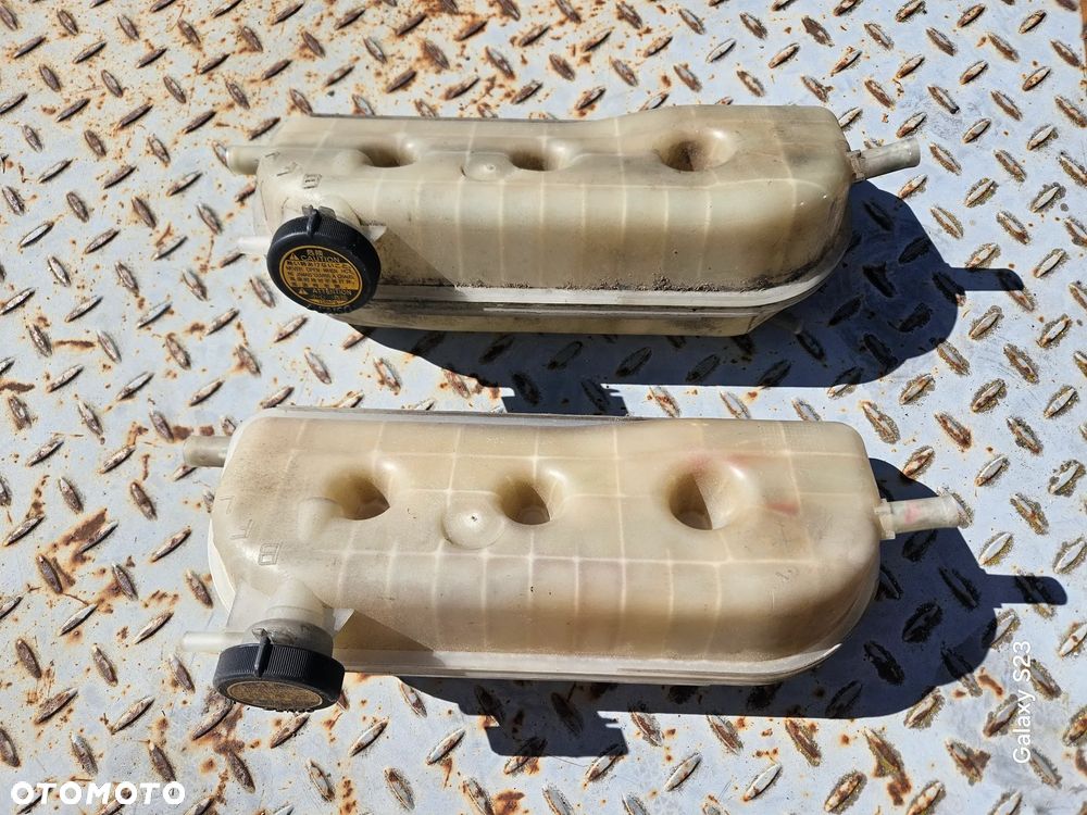 Zbiornik zbiorniczek wyrównawczy Toyota Avensis T25 Corolla Verso 2,2 D4D D-CAT - 2
