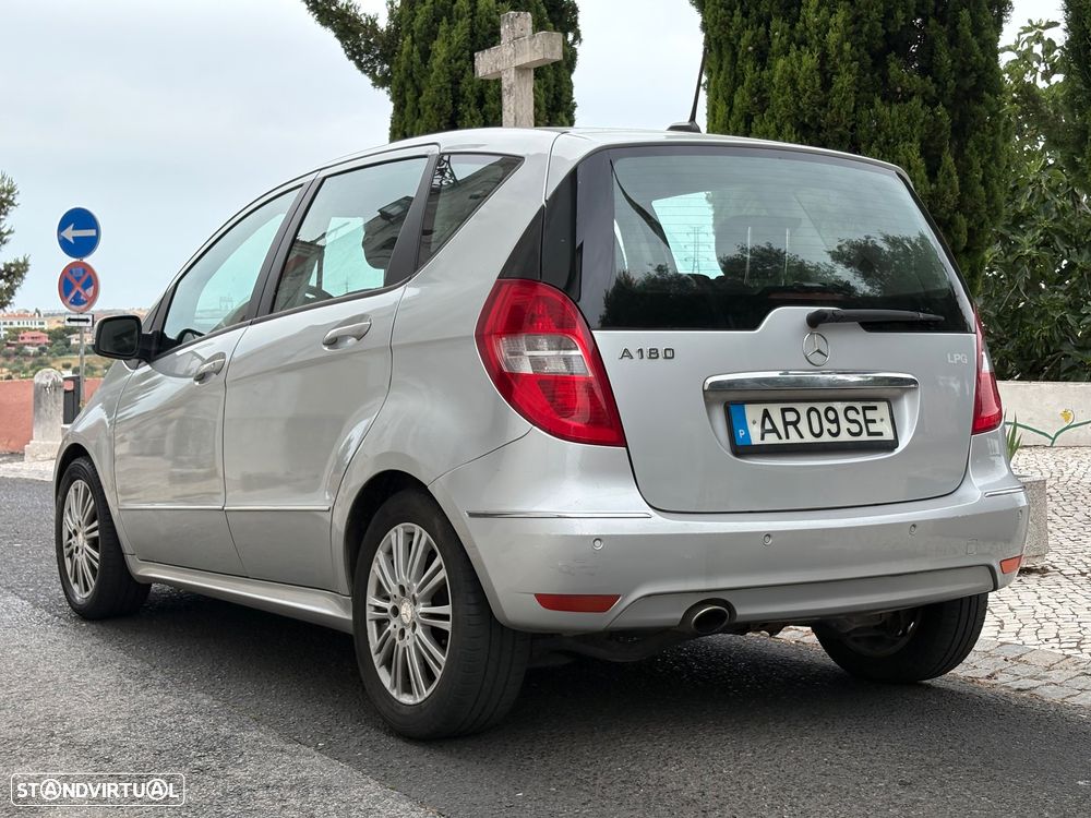 Mercedes-Benz A 180 Autotronic Elegance Special Edition - 3