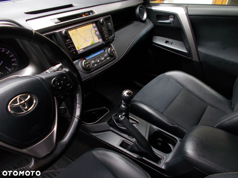 Toyota RAV4 - 11