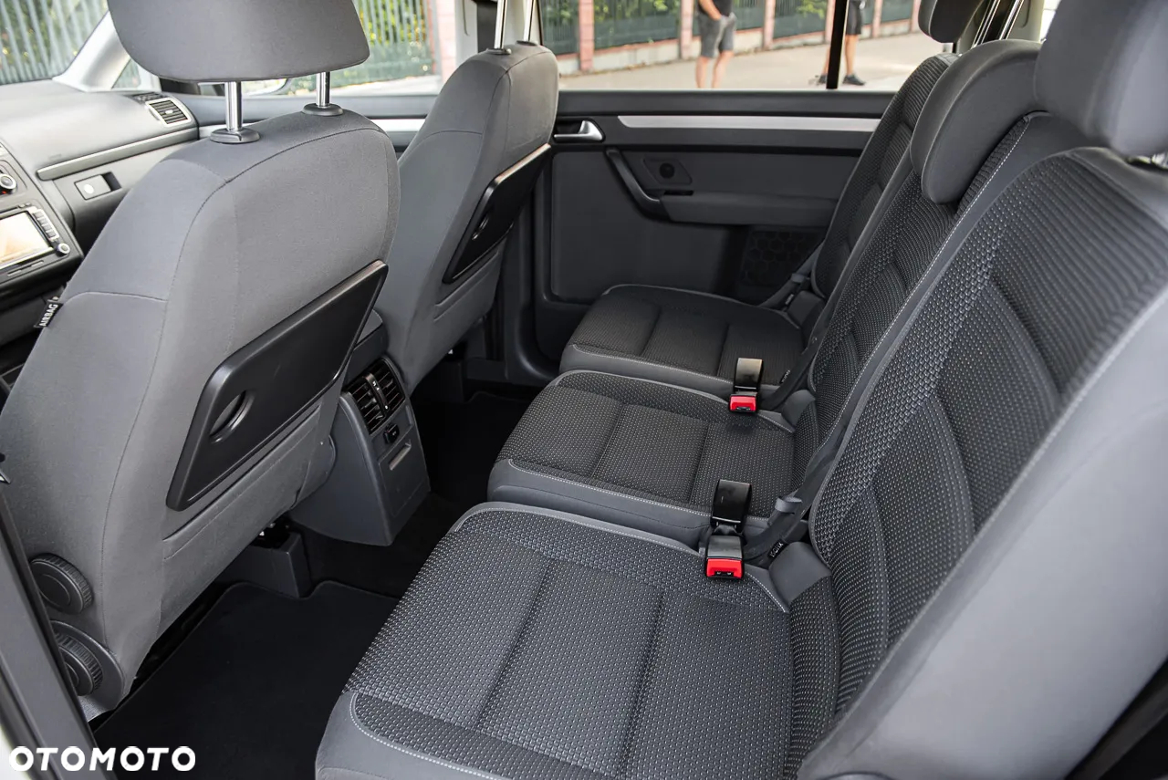 Volkswagen Touran 1.4 TSI DSG MATCH - 26
