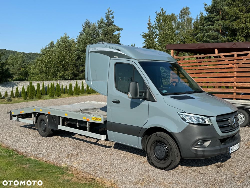 Mercedes-Benz Sprinter - 1