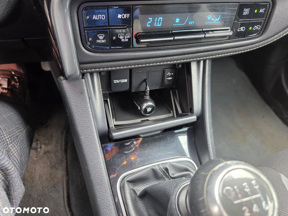 Toyota Auris 1.6 Prestige - 20