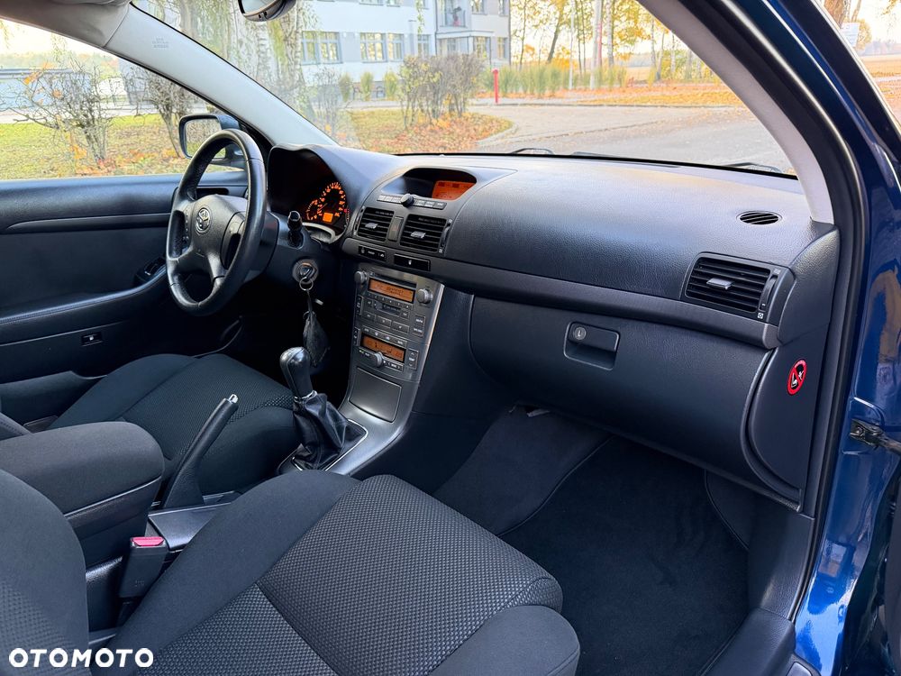 Toyota Avensis - 27