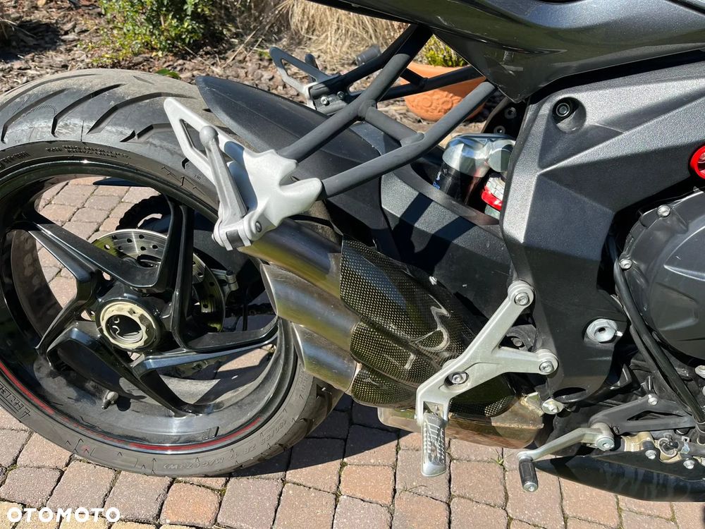 MV AGUSTA Brutale - 4