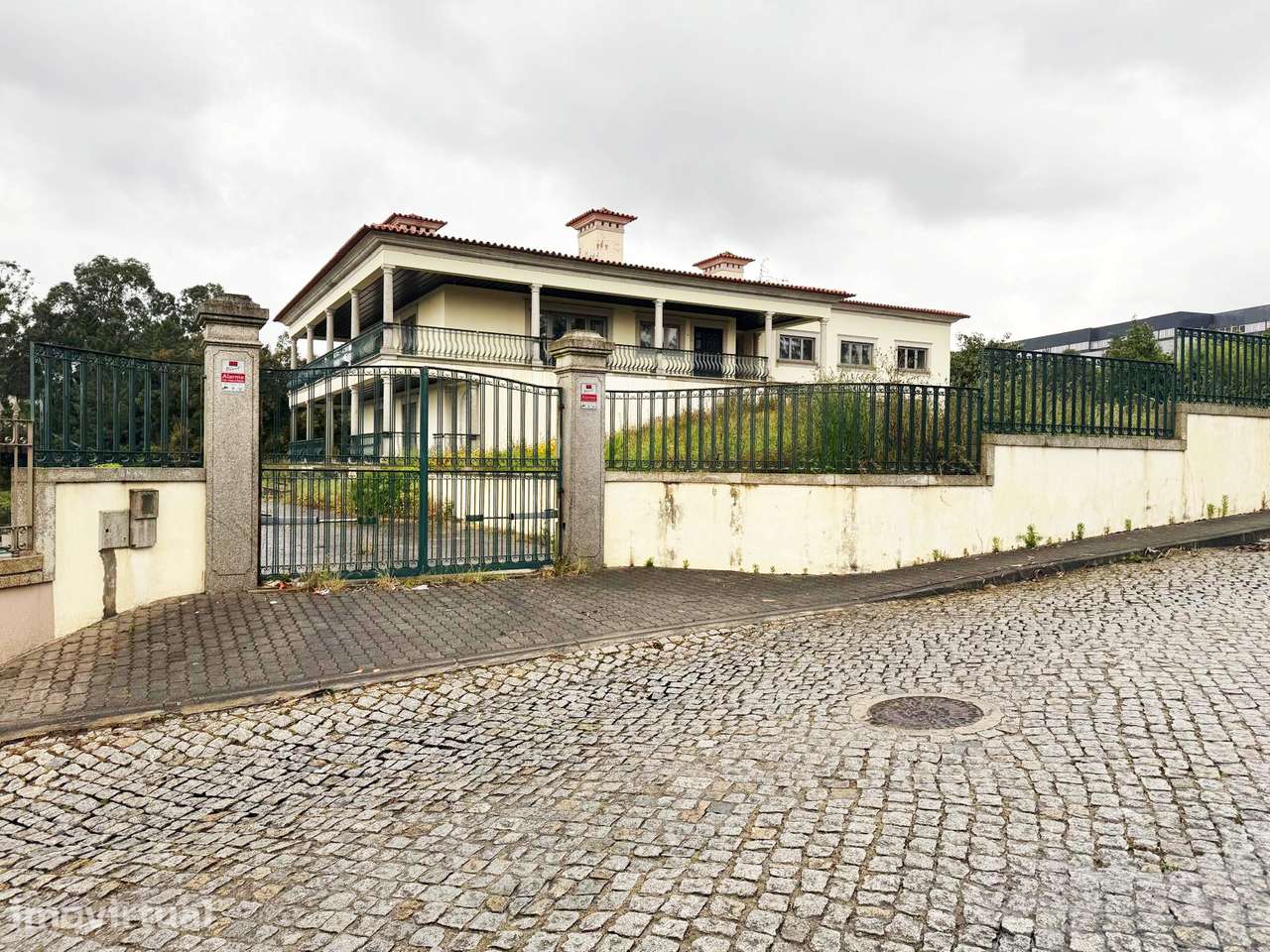 Moradia T7 com 1323m2 de construção e 6867m2 terreno na Trofa - Grande imagem: 2/30