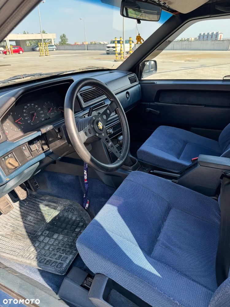 Volvo Seria 700 - 10