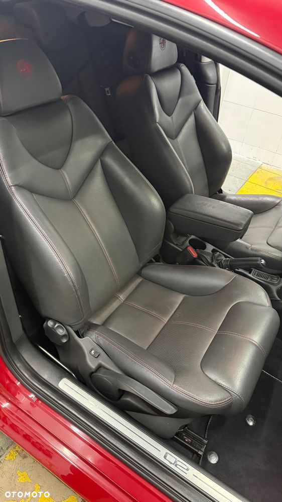 Alfa Romeo GT 1.9JTD 16V Q2 - 12