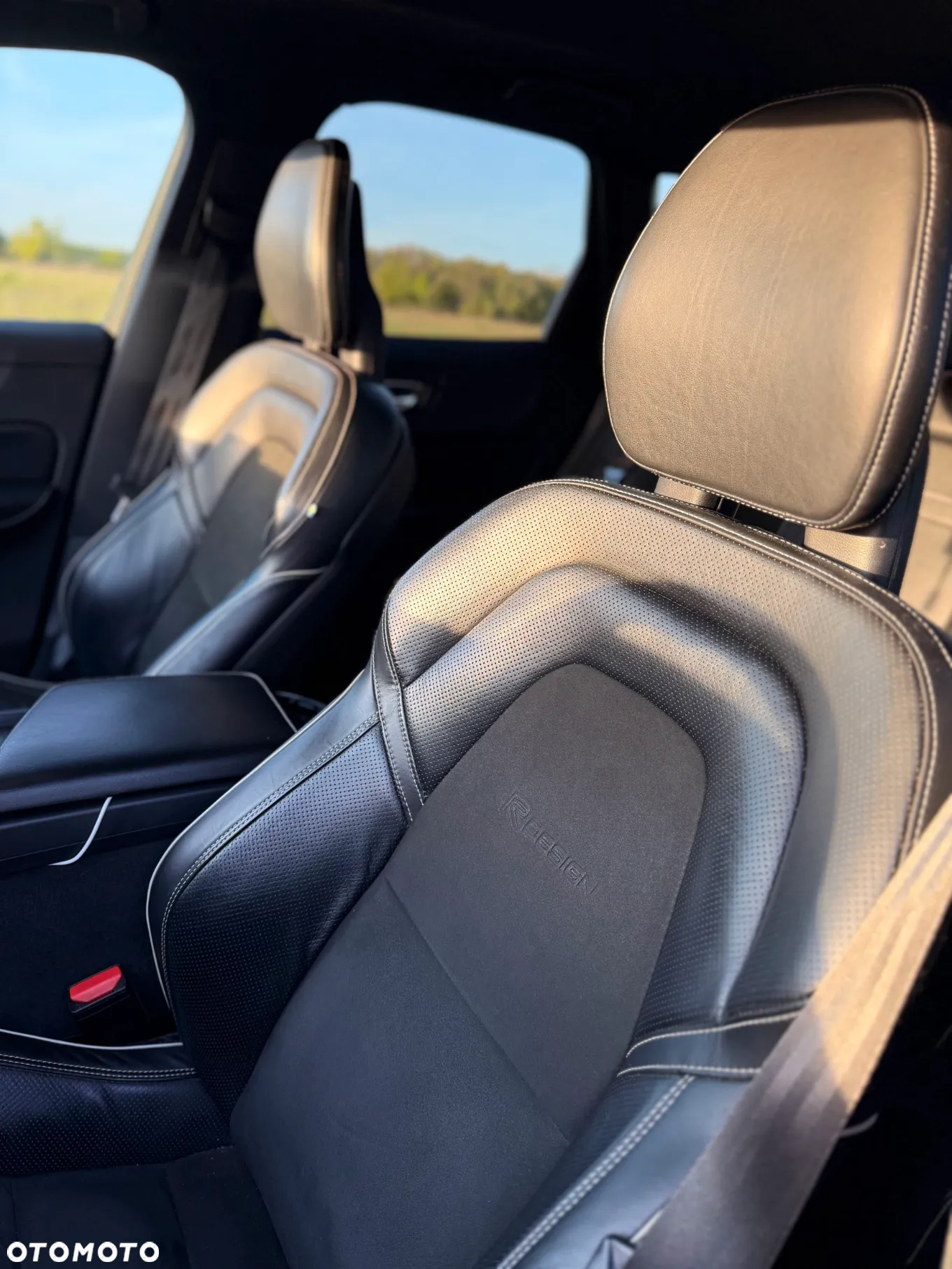 Volvo XC 60 T6 AWD R-Design - 24