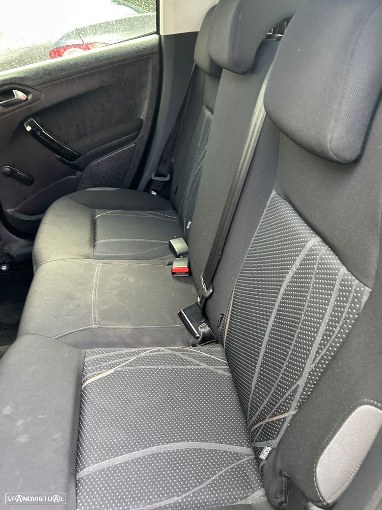 Peugeot 208 1.4 HDi SE Style - 21