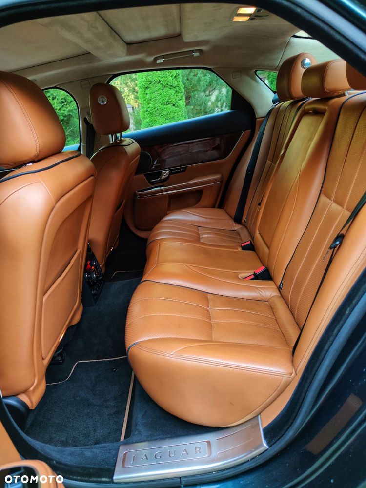 Jaguar XJ 3.0 T AWD Portfolio - 12