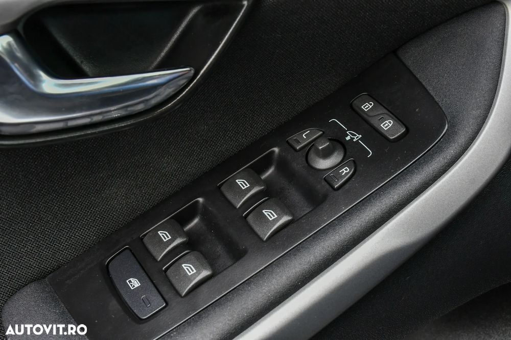 Volvo V40 D2 Momentum - 14