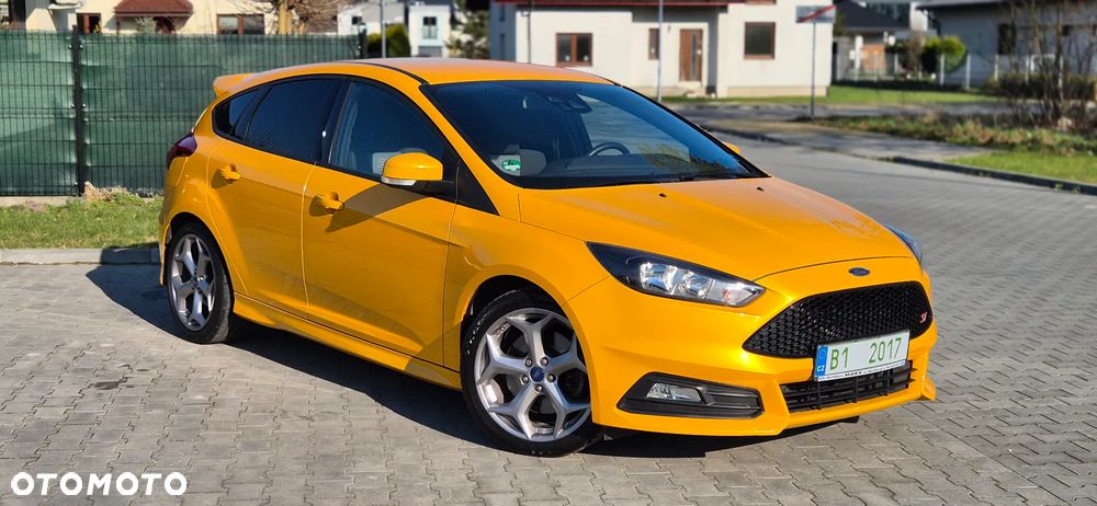 Ford Focus 2.0 EcoBoost ST mit Leder-Exclusiv-Paket - 27