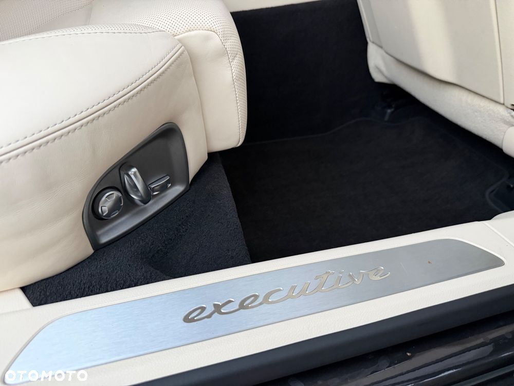 Porsche Panamera Turbo Executive - 9