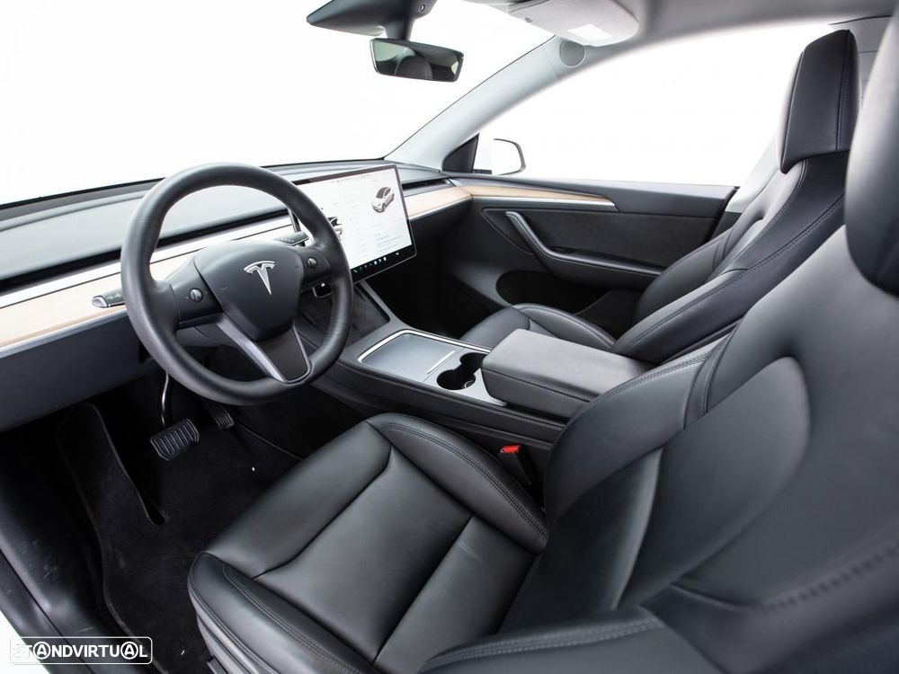 Tesla Model Y Long Range Dual Motor AWD - 9
