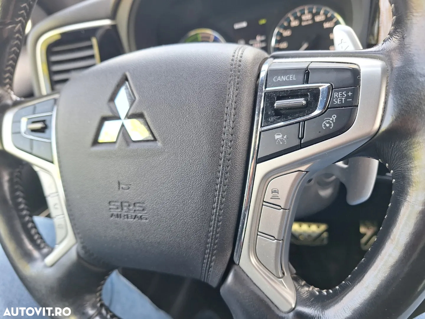 Mitsubishi Outlander PHEV 2.4 L 4X4 Instyle+ - 12