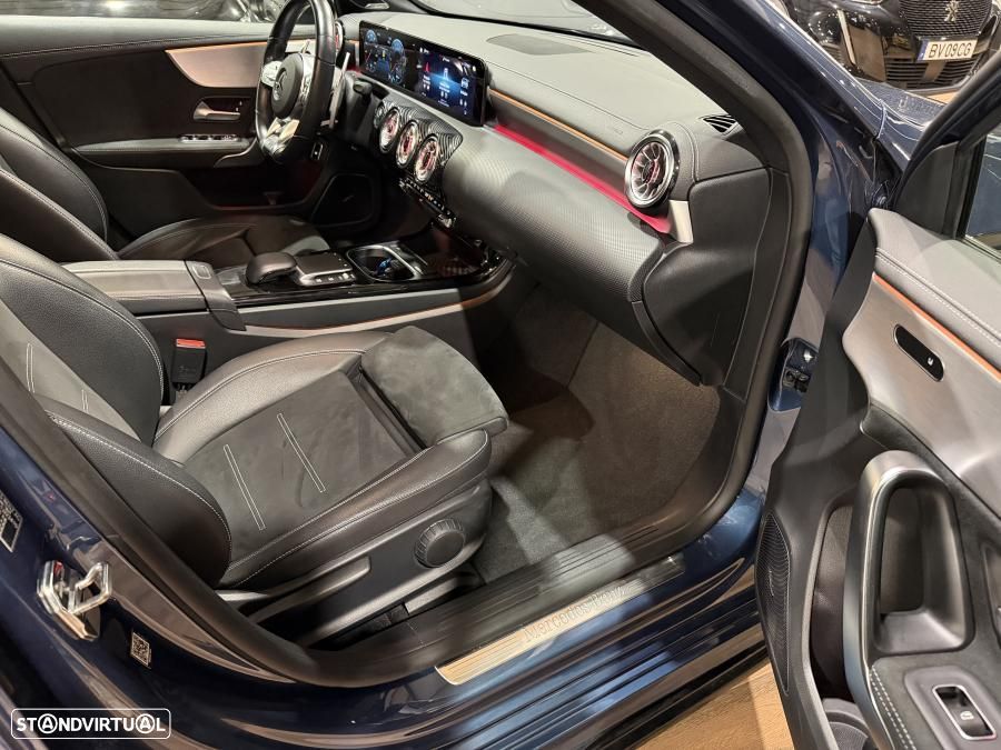 Mercedes-Benz A 250 Limousine e AMG Line - 24