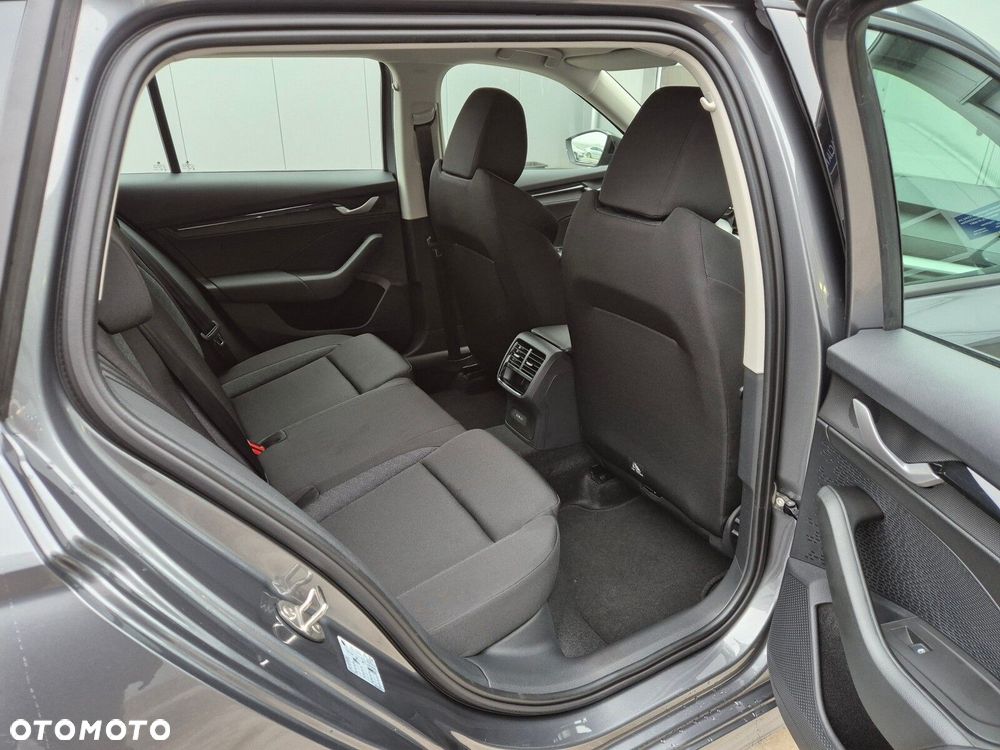 Skoda Octavia 2.0 TDI Drive Essence DSG - 12