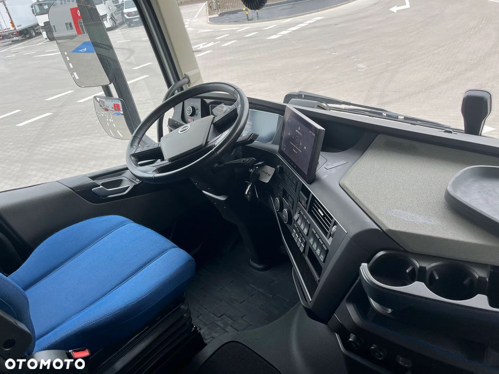 Volvo FH460 I-Save Globetrotter XL - 9