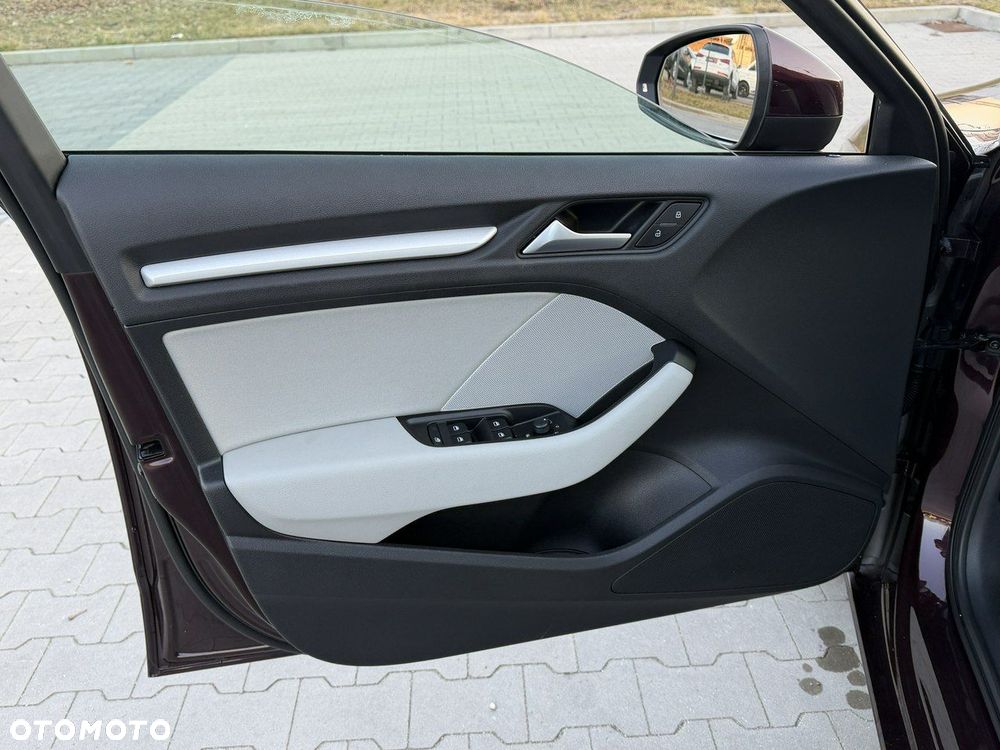 Audi A3 Sportback 1.6 TDI DPF Attraction - 16