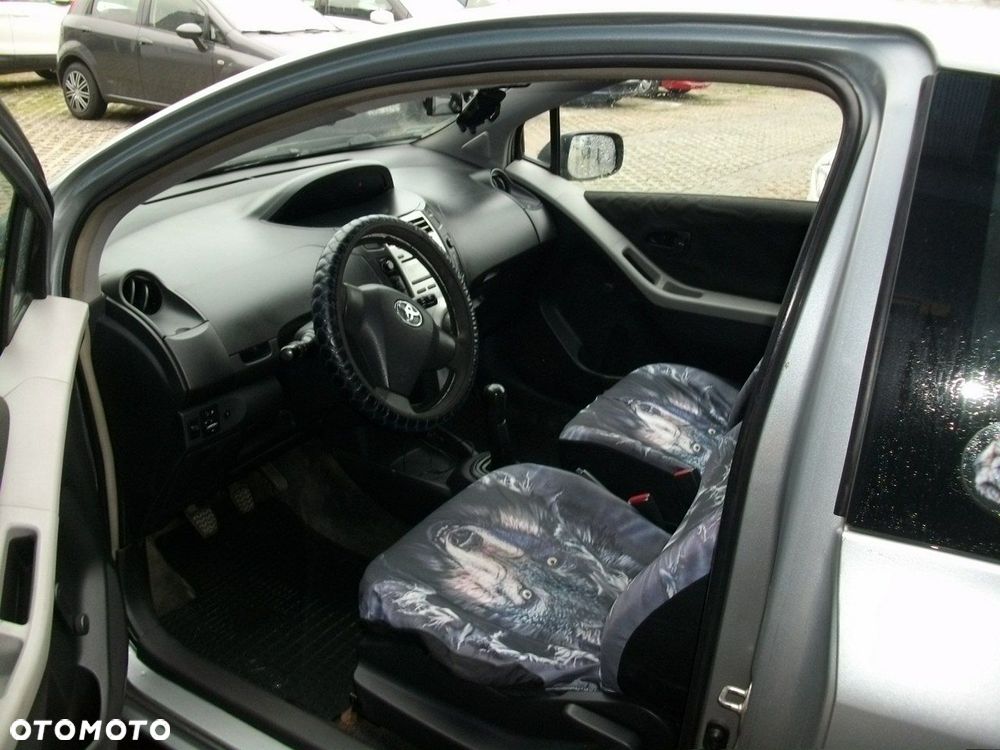 Toyota Yaris - 7